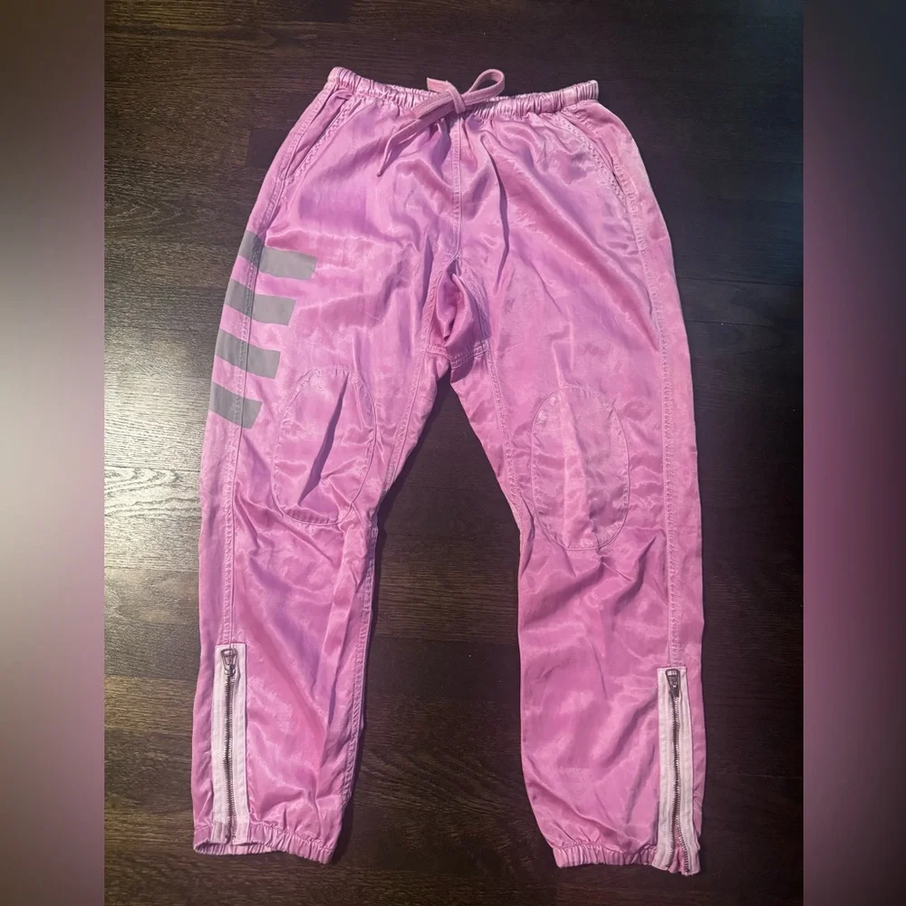 FREE CITY SATIN JUMP PANT IN PINK CLOUD. 🩷 - Picture 2 of 7